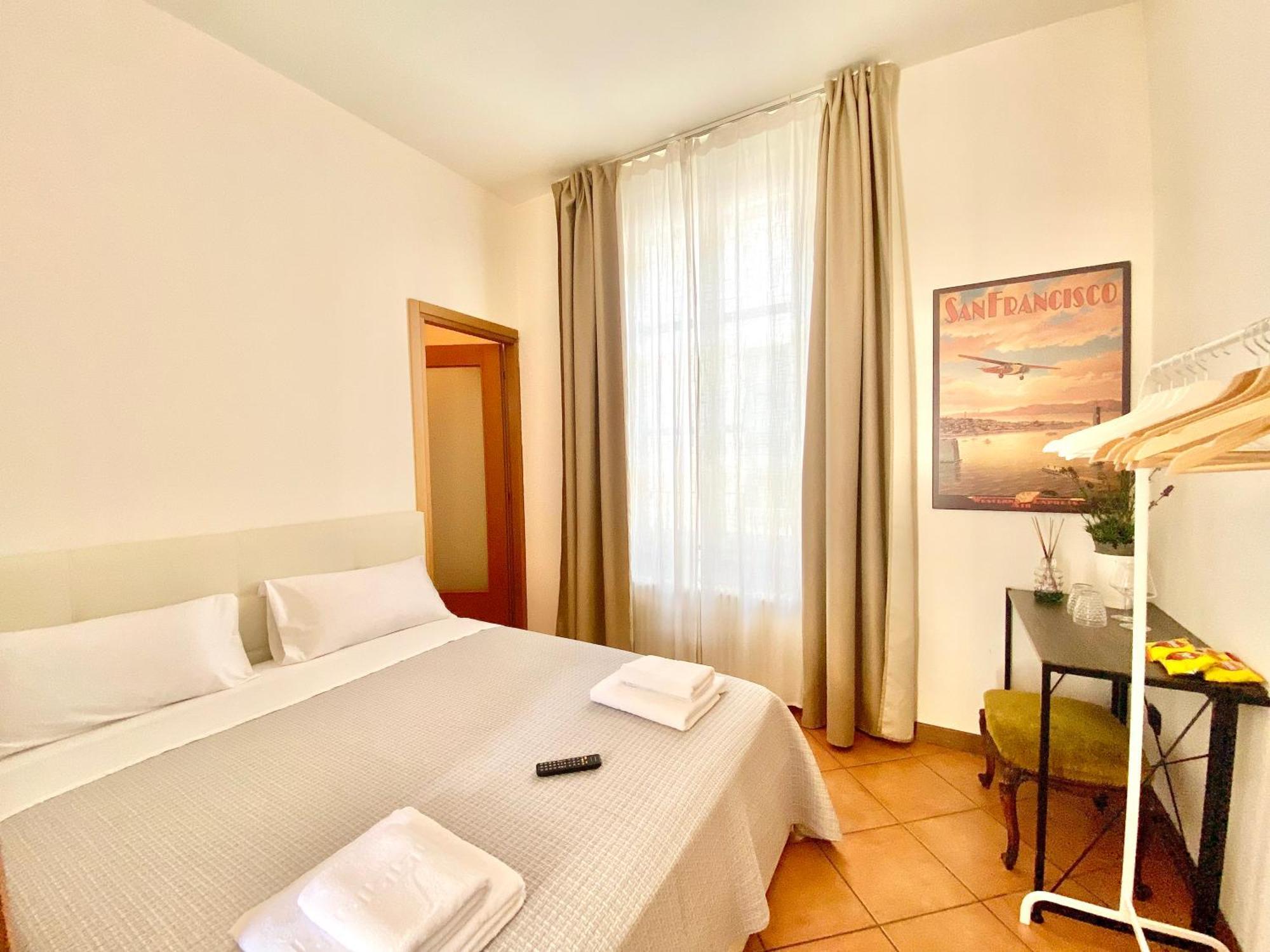 I Portici Del Centro Hotel Como Eksteriør billede
